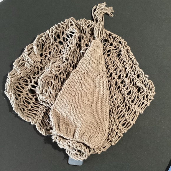 114. Crochet Baby Photoshoot Blanket & Hat Set $12 - Picture 1 of 2